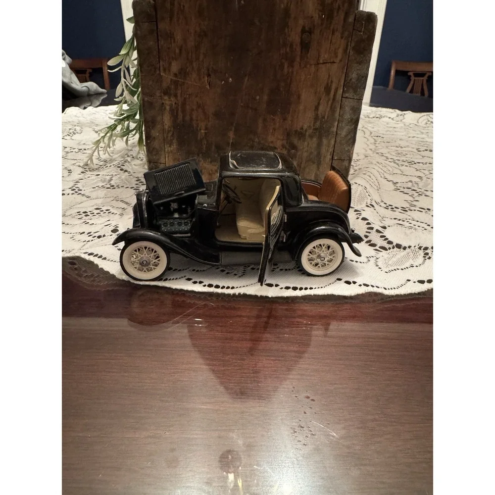 Franklin Mint 1932 Black Ford Deuce Coupe 1:24 Hot Rod Model Missing Pieces